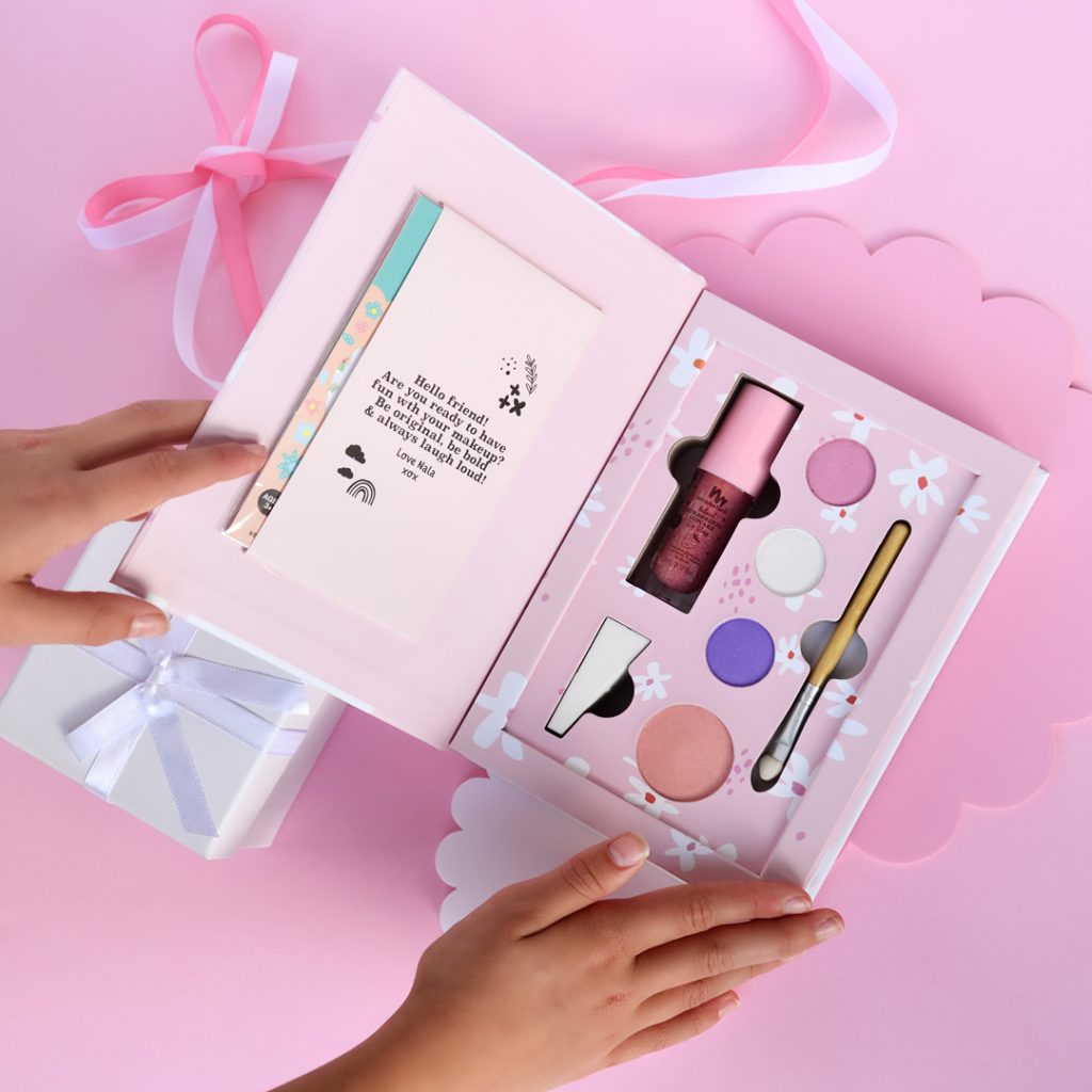 kids makeup kit with pressed powders
